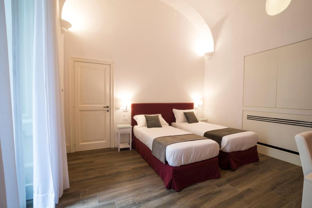 Foro Carolino S&B Bed and Breakfast Napels Buitenkant foto